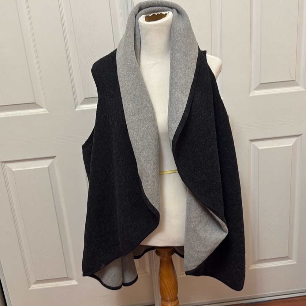 Look ~ Poncho vest